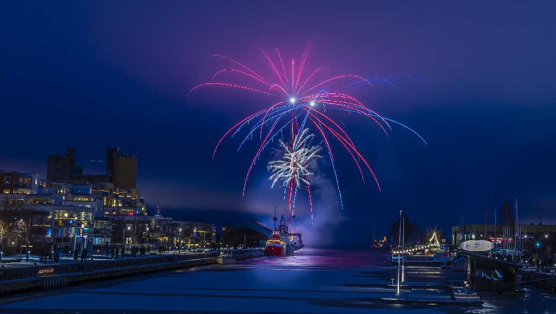 Eje Berglund bjuder på Sveriges största nyårsfyrverkeri i Gävle