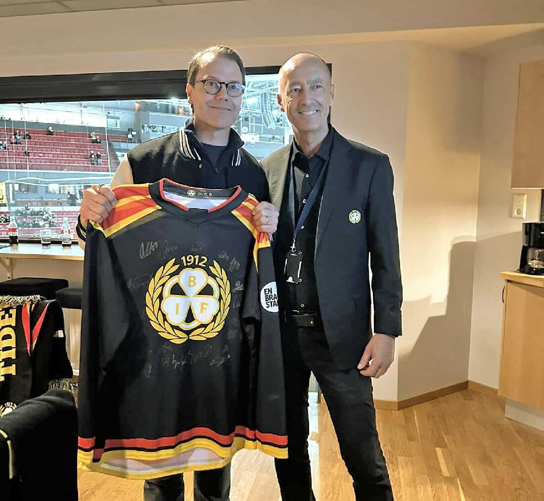 Tigerränder går aldrig ur – Prins Daniel i Brynäs färger.