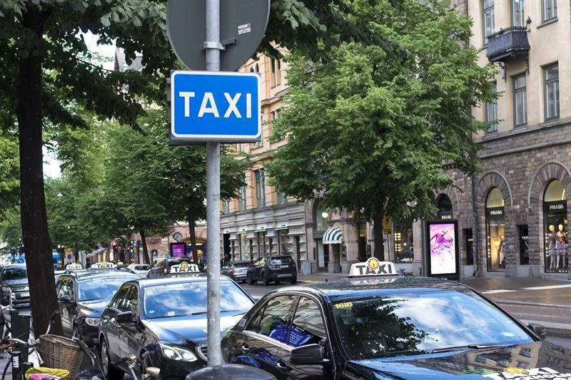 Äntligen stöd även till enskilda taxifirmor.