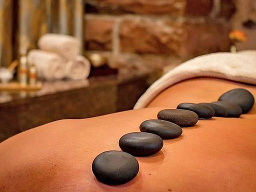 Öka välbefinnandet med Hot Stone massage