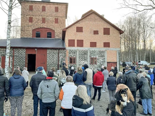 Stämningsfullt och musikaliskt valborgsfirande i Axmar bruk