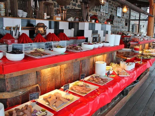 Flera goda nyheter på Axmar Bryggas julbord